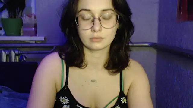 Snapshot of Angelik5371 chatting on February 5, 2026, 6:34 pm Angelik5371 online show from February 5, 2026, 6:34 pm