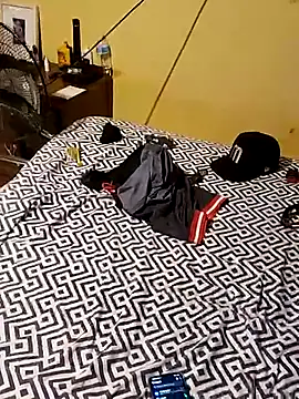 Snapshot of Roberto772 chatting on February 27, 2026, 4:51 pm Roberto772 online show from February 27, 2026, 4:51 pm