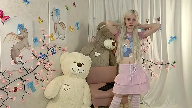 ViollaBloom online show from January 9, 2026, 1:41 am