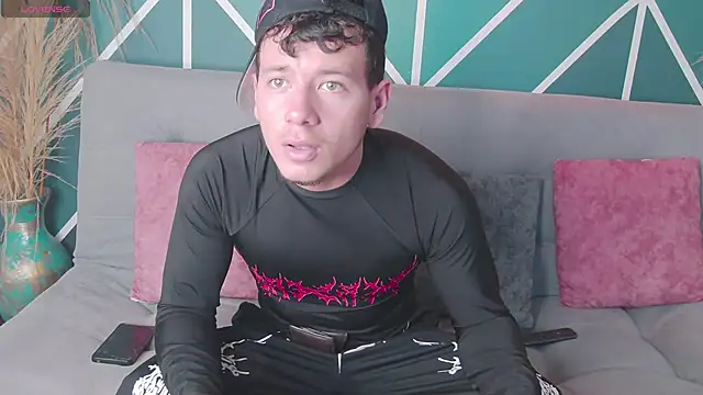 Snapshot of MagnusKnight_ chatting on February 8, 2026, 5:49 pm MagnusKnight online show from February 8, 2026, 5:49 pm