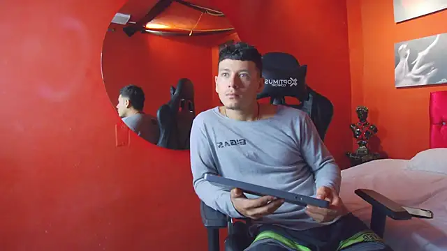 Snapshot of MagnusKnight_ chatting on February 24, 2026, 12:47 pm MagnusKnight online show from February 24, 2026, 12:47 pm