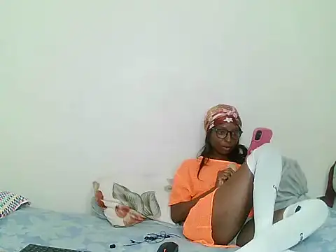 Snapshot of PKELLY7 chatting on December 13, 2025, 7:53 pm PKELLY7 online show from December 13, 2025, 7:53 pm