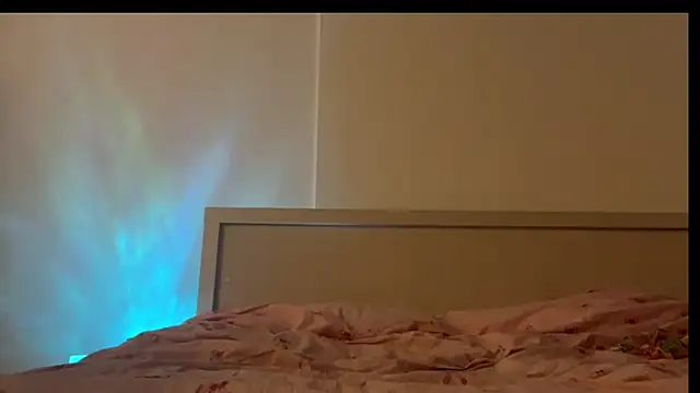 Vanessa foxii online show from December 17, 2025, 8:15 pm