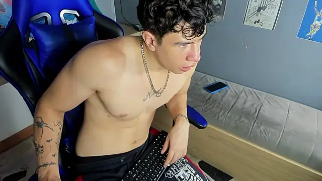 Snapshot of Criss_Adams chatting on January 9, 2026, 3:09 am Criss Adams online show from January 9, 2026, 3:09 am