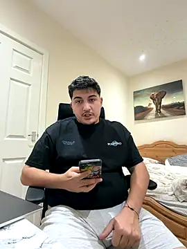 Snapshot of Juliann69Ramiro chatting on December 16, 2025, 10:37 pm Juliann69Ramiro online show from December 16, 2025, 10:37 pm