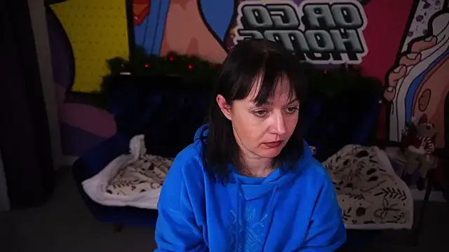 Snapshot of MariStorm chatting on December 16, 2025, 2:00 pm MariStorm online show from December 16, 2025, 2:00 pm