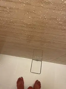 Snapshot of junieel chatting on December 16, 2025, 11:26 am junieel online show from December 16, 2025, 11:26 am