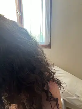 CoquineCharmeuse online show from April 2, 2026, 1:20 pm