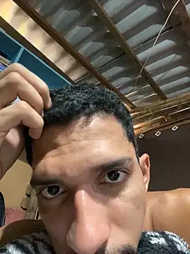 Snapshot of rocchw chatting on April 4, 2026, 4:04 pm rocchw online show from April 4, 2026, 4:04 pm