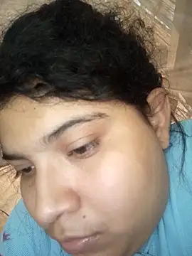 Snapshot of Rousse_uwu chatting on February 12, 2026, 4:57 pm Rousse uwu online show from February 12, 2026, 4:57 pm