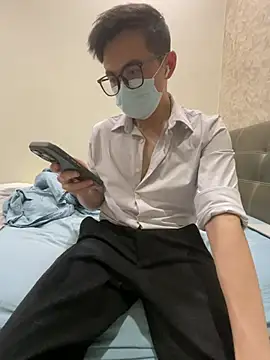 YourBoYyyyyyyy online show from June 30, 2026, 11:22 am