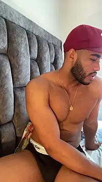 Snapshot of DominicHunter chatting on December 16, 2025, 8:58 pm DominicHunter online show from December 16, 2025, 8:58 pm