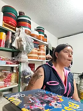 Snapshot of Krolaykate chatting on January 5, 2026, 5:27 pm Krolaykate online show from January 5, 2026, 5:27 pm