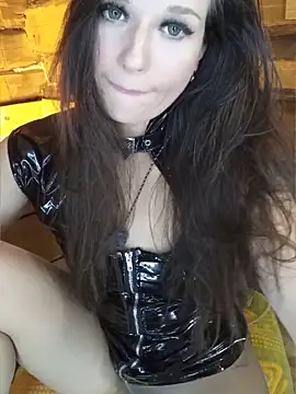 Snapshot of Darina1991 chatting on April 14, 2026, 9:10 pm Darina1991 online show from April 14, 2026, 9:10 pm