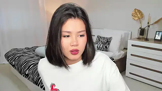 Snapshot of Brunette_Charm chatting on February 19, 2026, 10:55 am Brunette Charm online show from February 19, 2026, 10:55 am