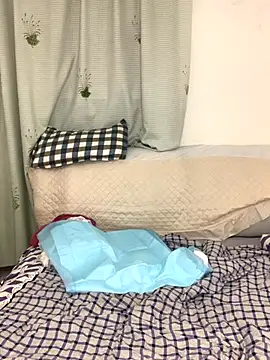 Snapshot of Bess-baby chatting on December 16, 2025, 2:00 pm Bess-baby online show from December 16, 2025, 2:00 pm