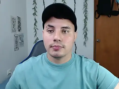 Snapshot of ENZO444_ chatting on December 19, 2025, 4:41 am ENZO444 online show from December 19, 2025, 4:41 am