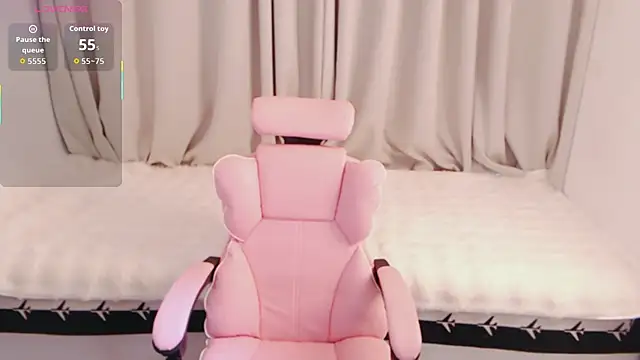 Snapshot of Emma-968 chatting on January 6, 2026, 7:45 am Emma-968 online show from January 6, 2026, 7:45 am