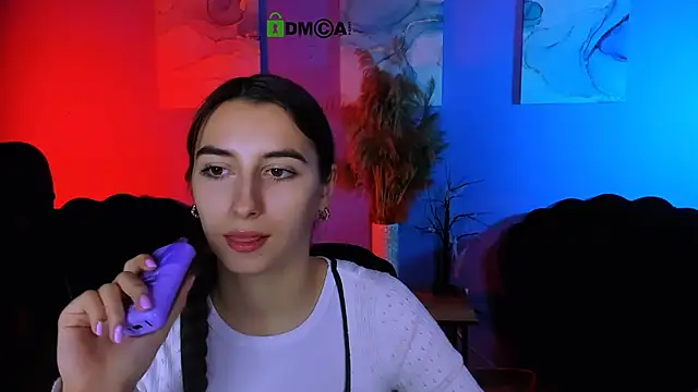 mila firee online show from December 15, 2025, 10:08 am