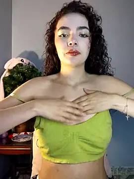 Snapshot of Alii_tay chatting on December 15, 2025, 8:40 am Alii tay online show from December 15, 2025, 8:40 am