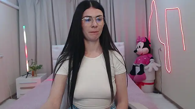 Snapshot of MilaSecret55 chatting on May 16, 2026, 10:36 am MilaSecret55 online show from May 16, 2026, 10:36 am