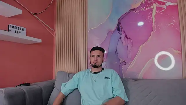 Snapshot of Magicsexx69 chatting on December 15, 2025, 10:47 pm Magicsexx69 online show from December 15, 2025, 10:47 pm