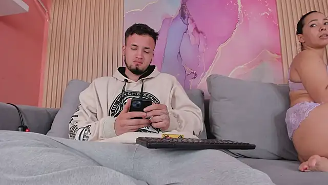 Snapshot of Magicsexx69 chatting on December 17, 2025, 10:38 pm Magicsexx69 online show from December 17, 2025, 10:38 pm