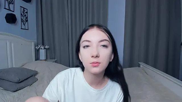 Snapshot of JanettVeld chatting on December 15, 2025, 10:08 am JanettVeld online show from December 15, 2025, 10:08 am