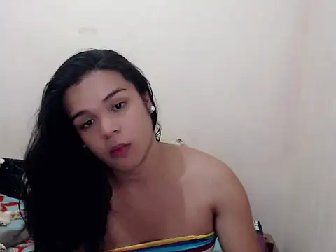 Snapshot of stripyapril chatting on January 8, 2026, 5:43 am stripyapril online show from January 8, 2026, 5:43 am