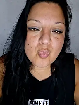 Snapshot of Trinity_033 chatting on January 14, 2026, 5:46 am Trinity 033 online show from January 14, 2026, 5:46 am