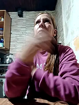 cari75 online show from April 9, 2026, 6:46 pm