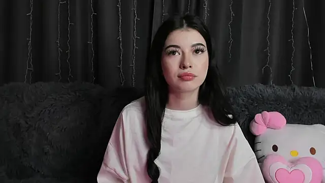 Snapshot of LisaColee chatting on June 23, 2026, 9:02 pm LisaColee online show from June 23, 2026, 9:02 pm