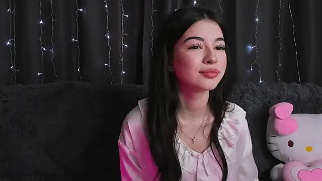 Snapshot of LisaColee chatting on June 24, 2026, 8:52 pm LisaColee online show from June 24, 2026, 8:52 pm