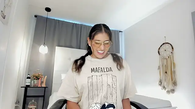 Snapshot of liaa_moretti_ chatting on January 13, 2026, 7:19 pm liaa moretti online show from January 13, 2026, 7:19 pm