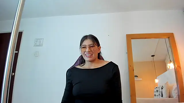 Snapshot of liaa_moretti_ chatting on February 8, 2026, 1:14 pm liaa moretti online show from February 8, 2026, 1:14 pm