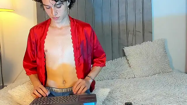 Snapshot of Im_Perseo chatting on December 16, 2025, 8:14 pm Im Perseo online show from December 16, 2025, 8:14 pm