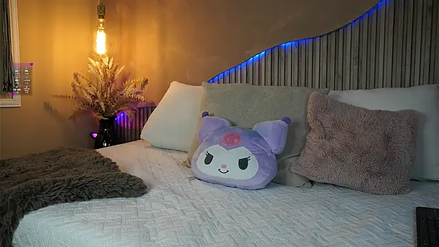 CloeThomsonx online show from December 13, 2025, 7:53 pm