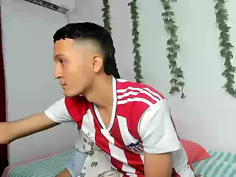 Snapshot of Shsexi_hot chatting on December 17, 2025, 2:45 pm Shsexi hot online show from December 17, 2025, 2:45 pm