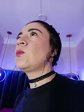 Snapshot of Victoria01_ chatting on February 8, 2026, 12:03 am Victoria01 online show from February 8, 2026, 12:03 am