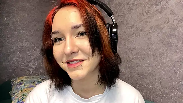 Snapshot of EmilyVeiro chatting on February 7, 2026, 3:05 pm EmilyVeiro online show from February 7, 2026, 3:05 pm