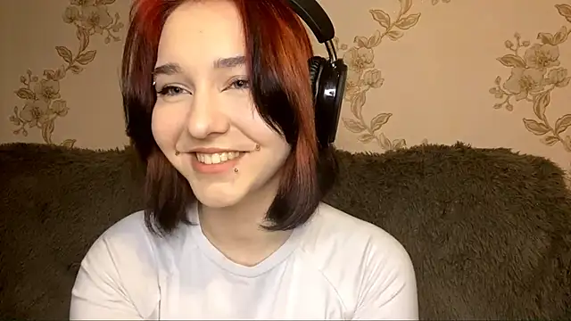 Snapshot of EmilyVeiro chatting on February 13, 2026, 5:31 pm EmilyVeiro online show from February 13, 2026, 5:31 pm