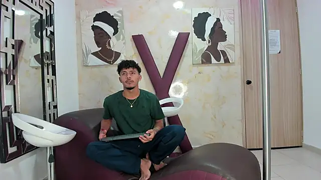 DIAMOND BLACKS online show from May 16, 2026, 7:27 am