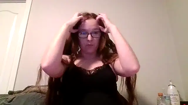 Snapshot of redremmi chatting on February 19, 2026, 11:23 pm redremmi online show from February 19, 2026, 11:23 pm