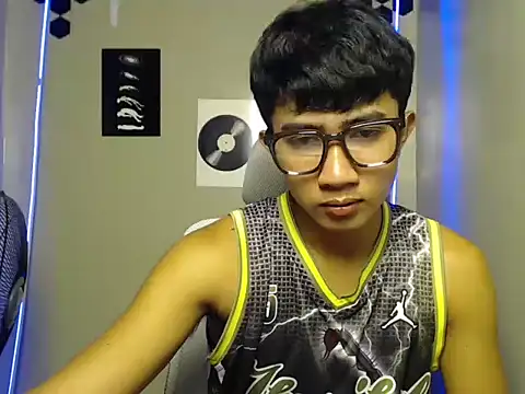 Ur hottestjonny online show from July 7, 2026, 11:03 am