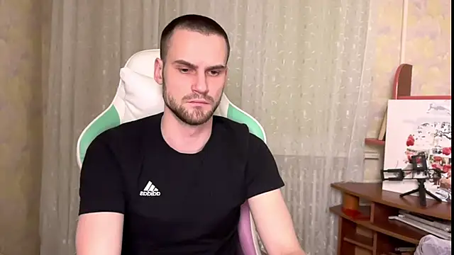 Snapshot of Iveeran chatting on December 14, 2025, 6:56 pm Iveeran online show from December 14, 2025, 6:56 pm