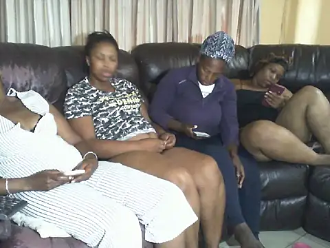 Snapshot of Caramel-goddess18 chatting on February 18, 2026, 6:20 am Caramel-goddess18 online show from February 18, 2026, 6:20 am