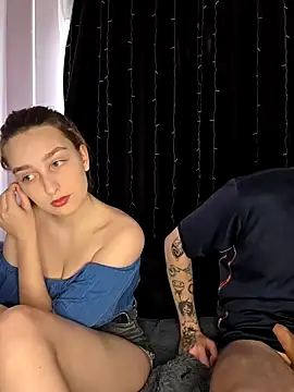 FoxyToxy online show from December 14, 2025, 3:23 am