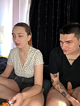 FoxyToxy online show from December 15, 2025, 2:38 am