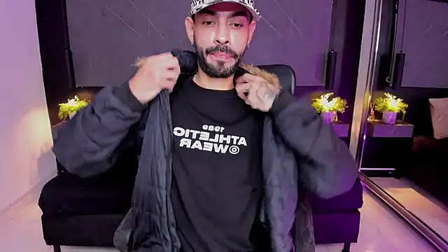 Snapshot of arcangel_harris chatting on January 7, 2026, 3:20 am arcangel harris online show from January 7, 2026, 3:20 am