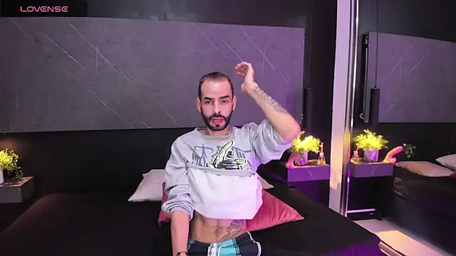 Snapshot of arcangel_harris chatting on January 15, 2026, 1:05 pm arcangel harris online show from January 15, 2026, 1:05 pm